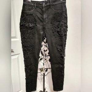 Hi-rise‎ skinny jeans with lace detail